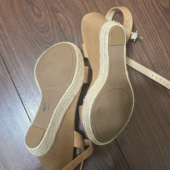 me Too Wedge Heels Tan Size 7.5 - Picture 5 of 8